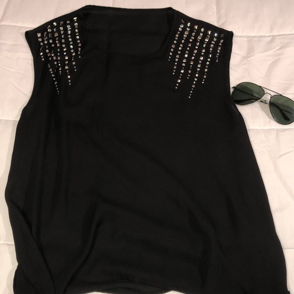 Top - Picture 2 of 2